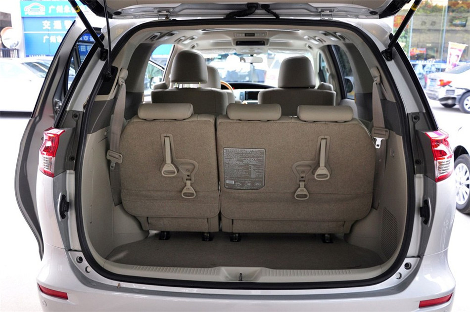 新PREVIA普瑞维亚2.4AT七座豪华版