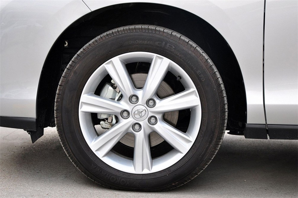 新PREVIA普瑞维亚2.4AT七座豪华版