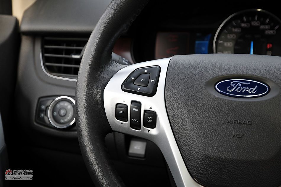 2011款福特锐界3.5L尊锐型