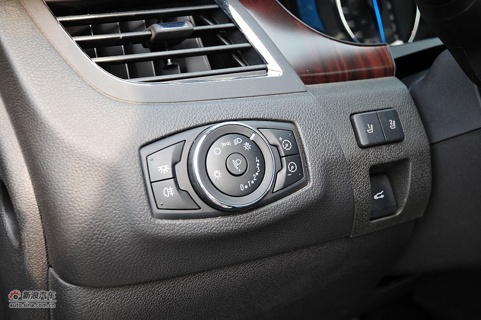 2011款福特锐界3.5L尊锐型