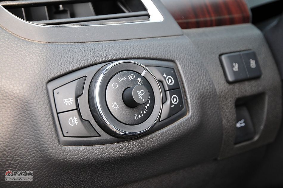 2011款福特锐界3.5L尊锐型