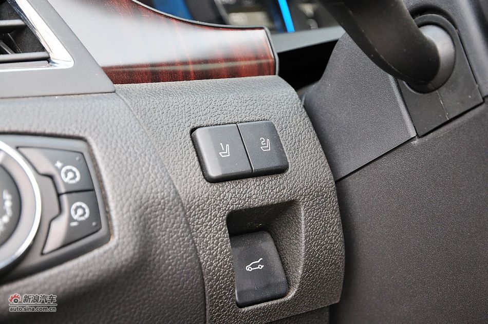 2011款福特锐界3.5L尊锐型