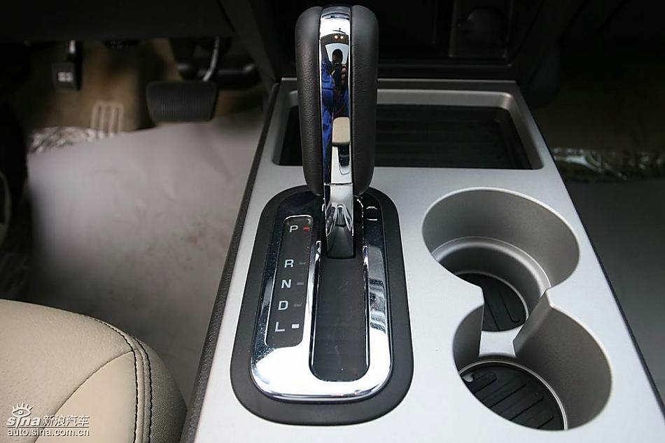 09款福特爱虎实拍