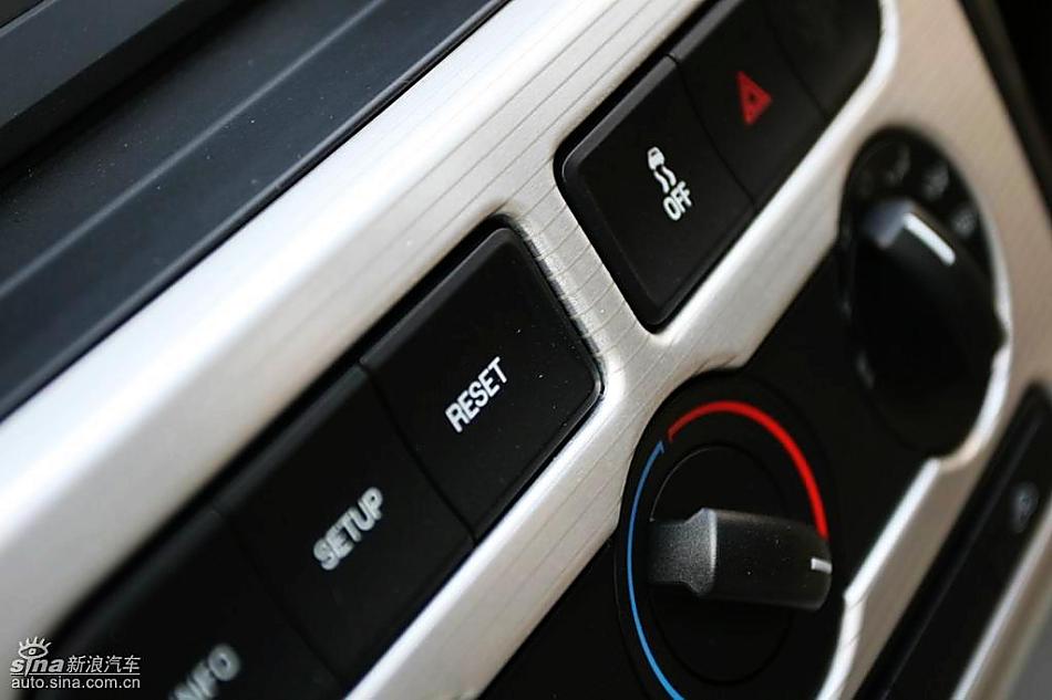 09款福特爱虎实拍