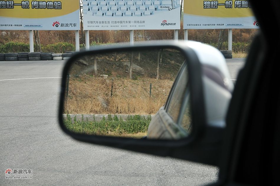2011款福特锐界3.5L尊锐型