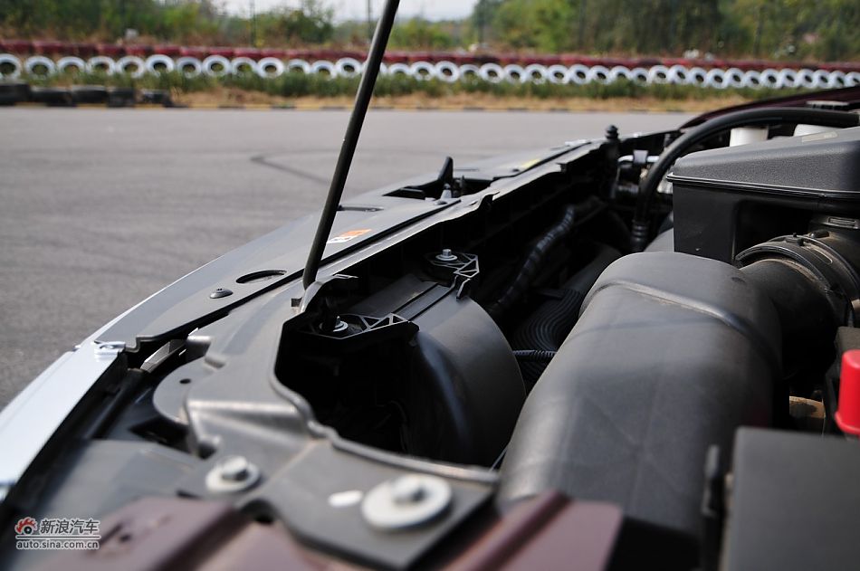 2011款福特锐界3.5L尊锐型