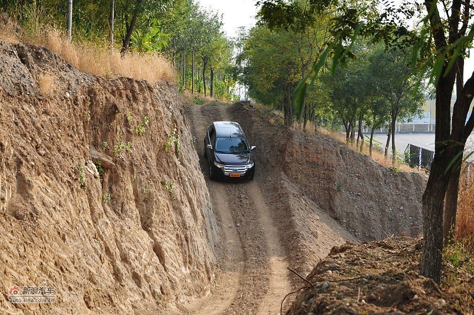 2011款福特锐界3.5L尊锐型