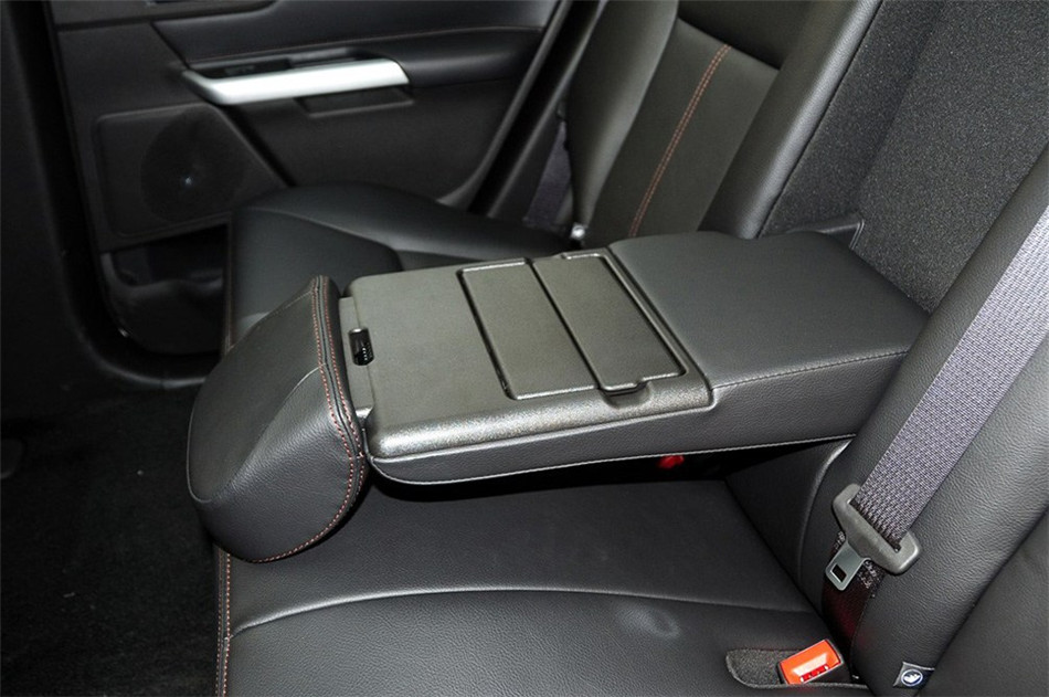 锐界 2012款 3.5L AT 尊锐型 座椅空间