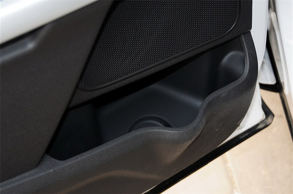 锐界 2012款 3.5L AT 尊锐型 座椅空间