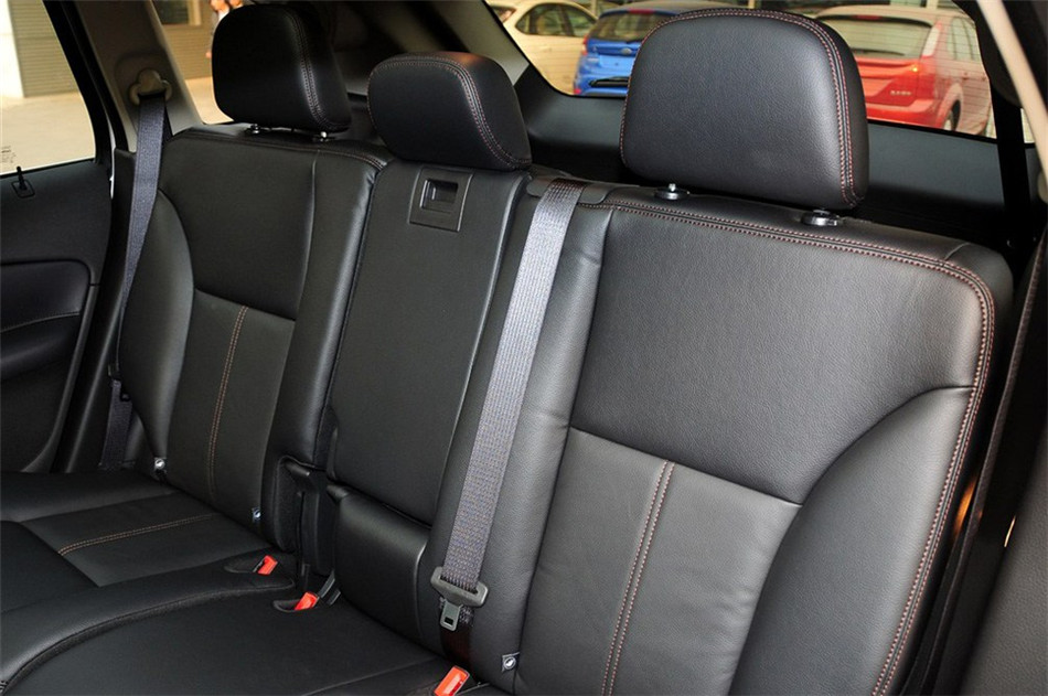 锐界 2012款 3.5L AT 尊锐型 座椅空间