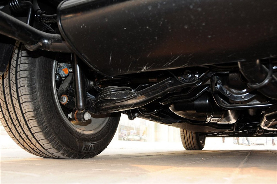 锐界 2012款 3.5L AT 尊锐型 引擎底盘