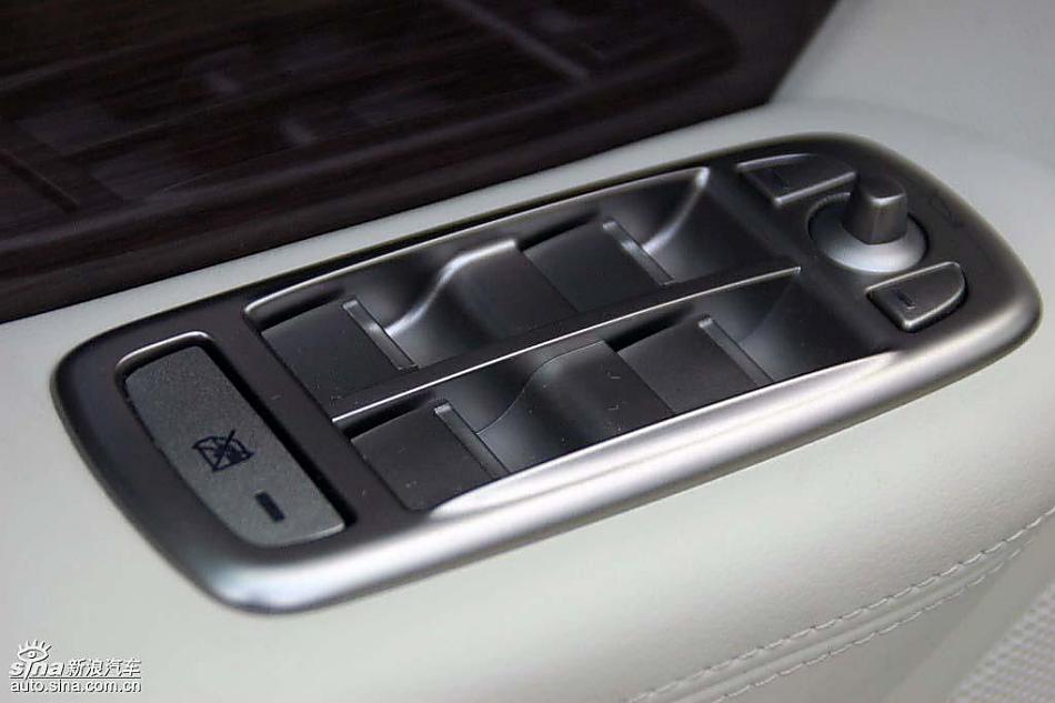 捷豹XF电动窗控制钮