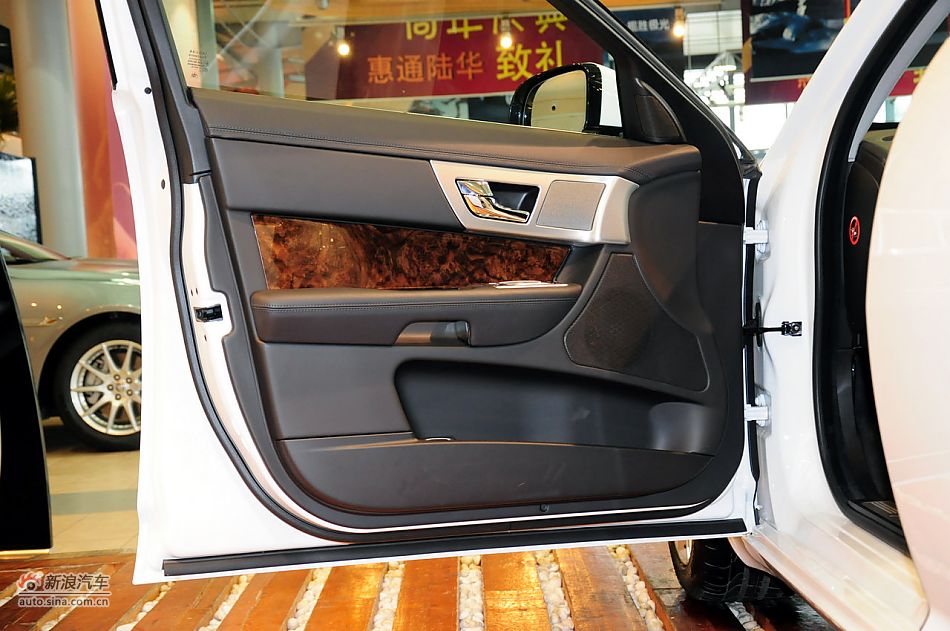 2012款捷豹XF实拍