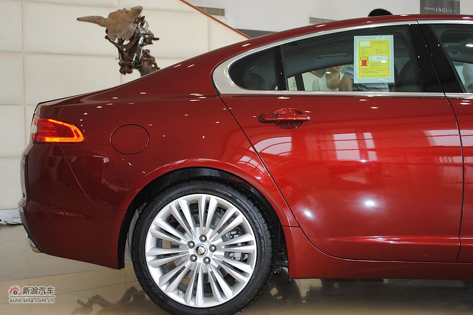 车辆外观及细节