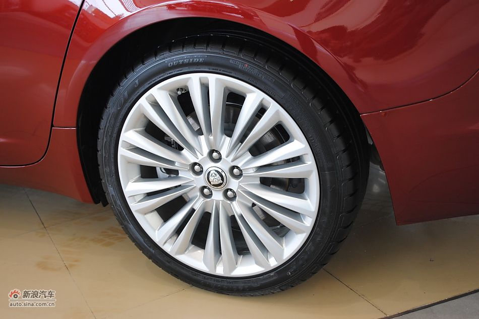 车辆外观及细节