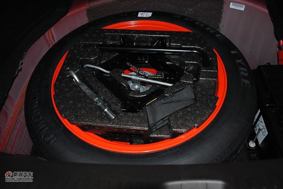 发动机、底盘悬挂及后备箱