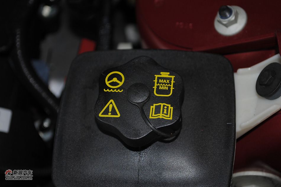 发动机、底盘悬挂及后备箱