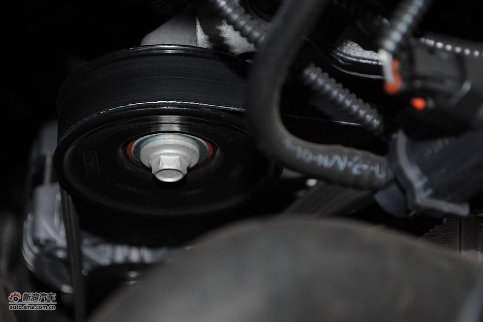 发动机、底盘悬挂及后备箱