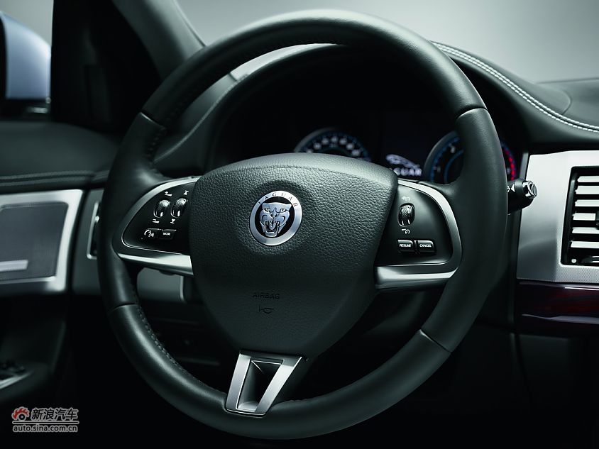 2012款捷豹XF官方图