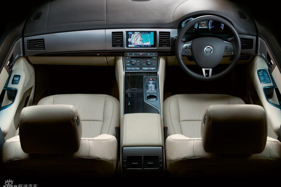 捷豹XFR内饰图片