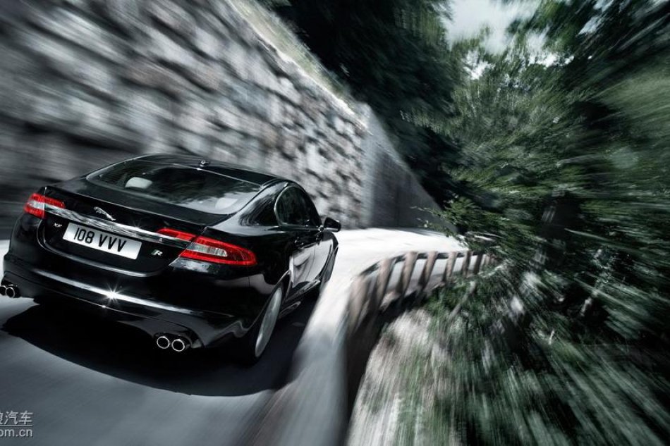 捷豹XFR外观图片