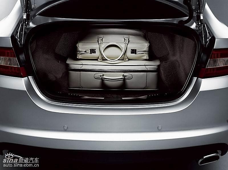 捷豹JAGUAR XF内饰