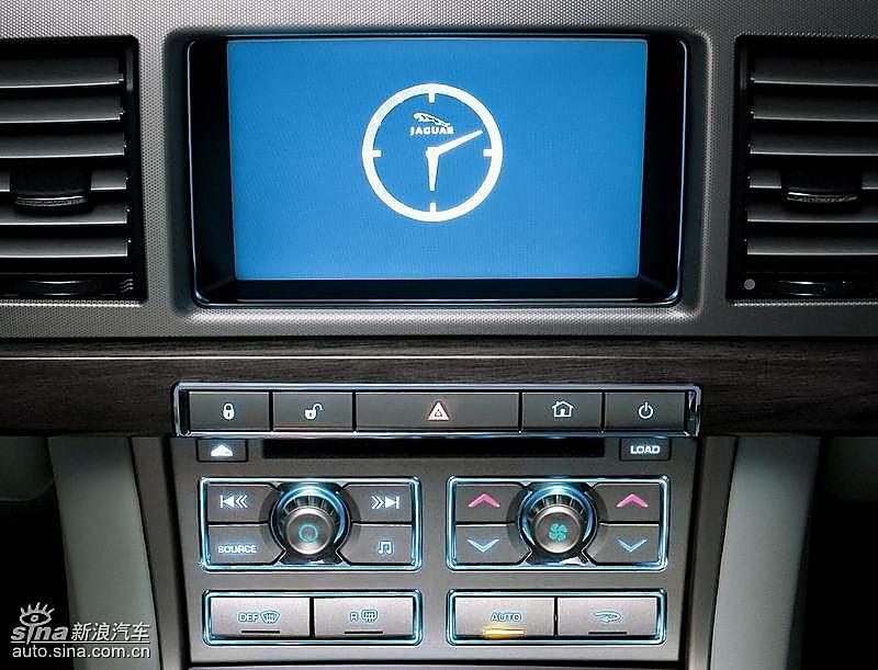 捷豹JAGUAR XF内饰