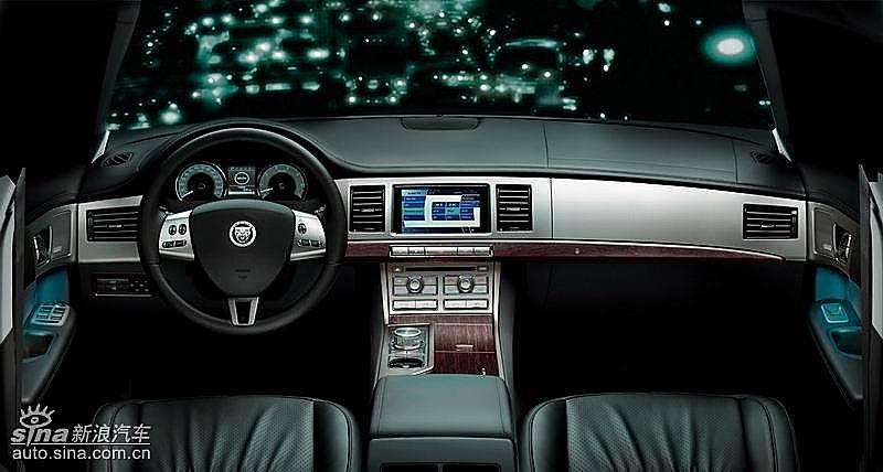 捷豹JAGUAR XF内饰