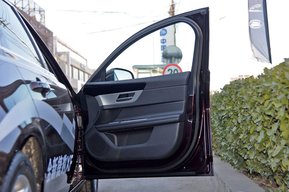 2016 XF 3.0T 绪 οռ