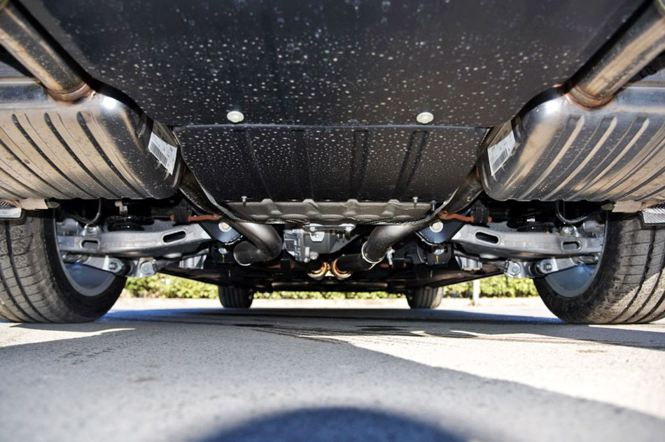 2016款 XF 3.0T 两驱风华版 引擎底盘