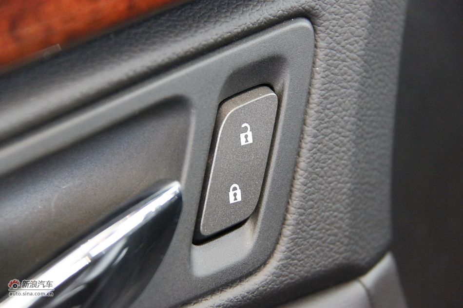 2012款凯迪拉克SRX