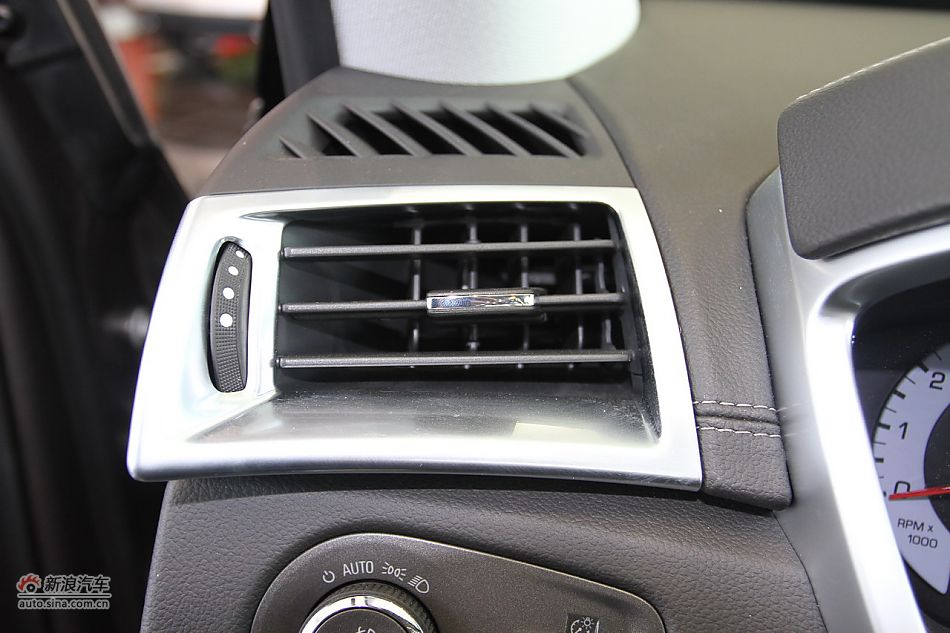 2012款凯迪拉克SRX