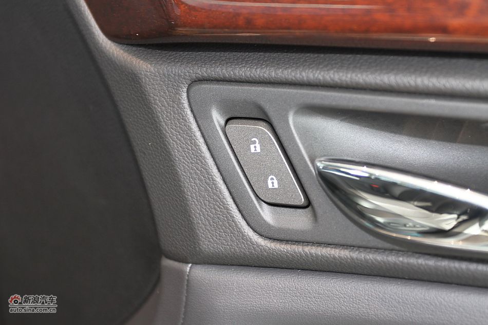 2012款凯迪拉克SRX