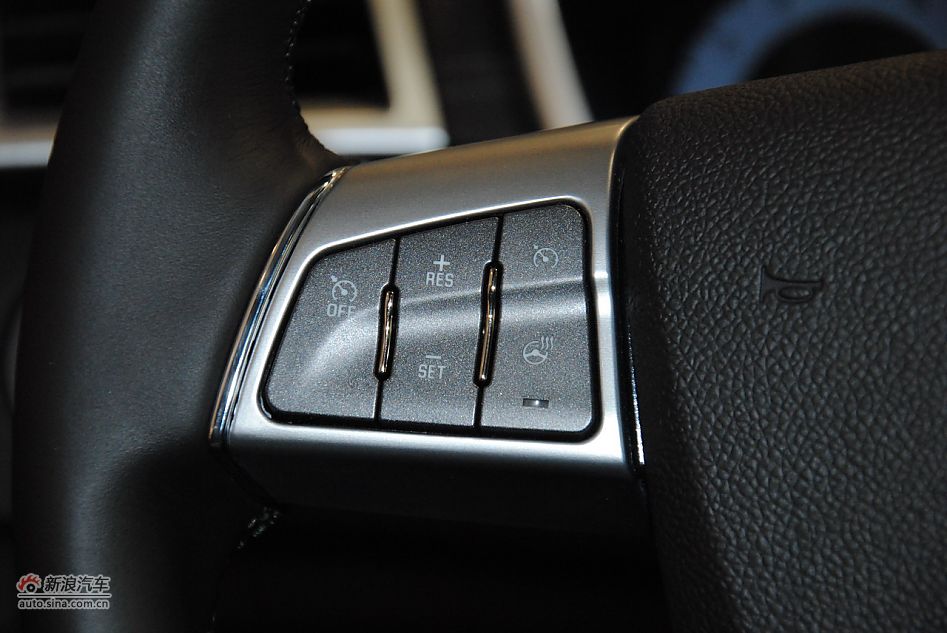 2012款凯迪拉克SRX 3.0L精英型