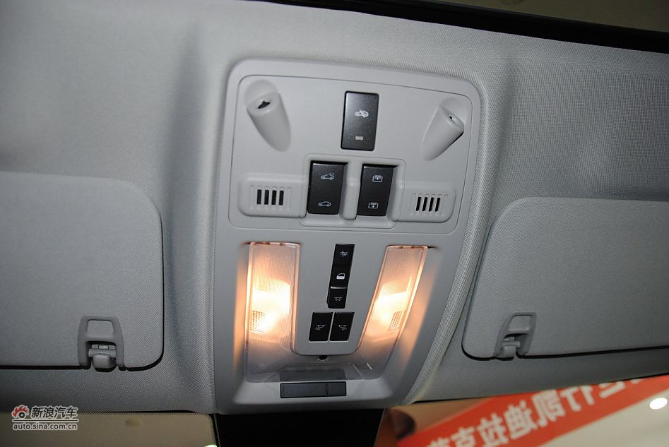 2012款凯迪拉克SRX 3.0L精英型