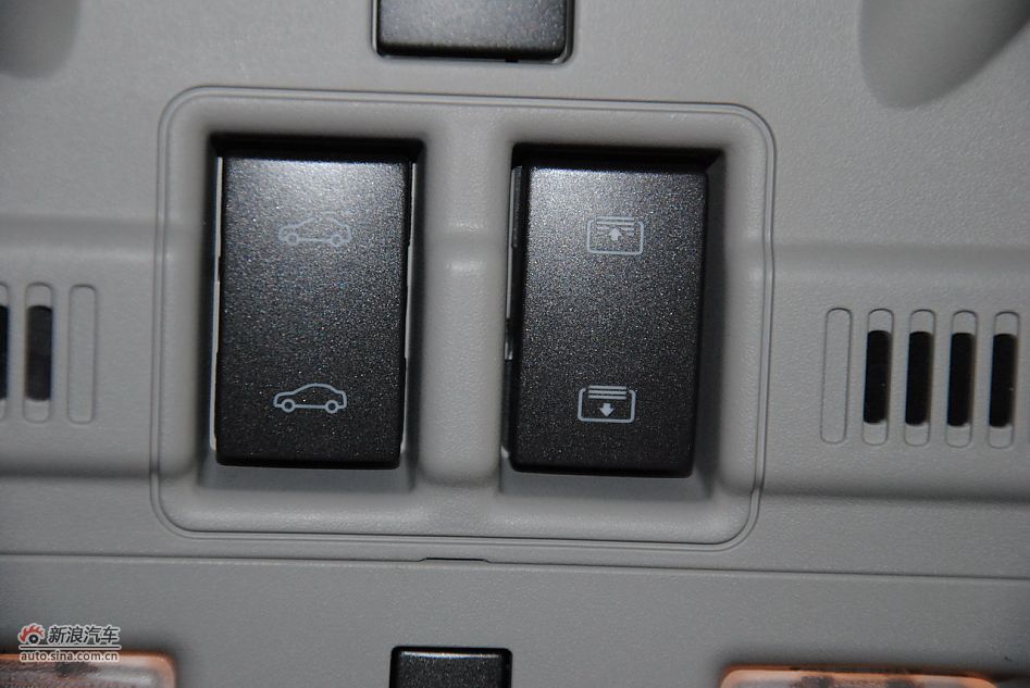 2012款凯迪拉克SRX 3.0L精英型