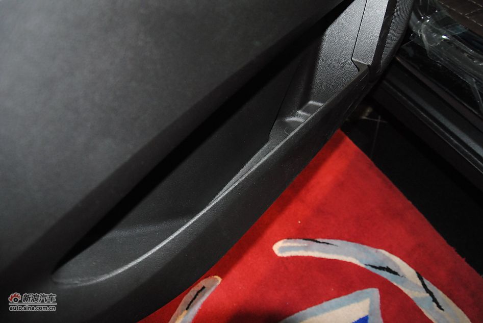 2012款凯迪拉克SRX 3.0L精英型