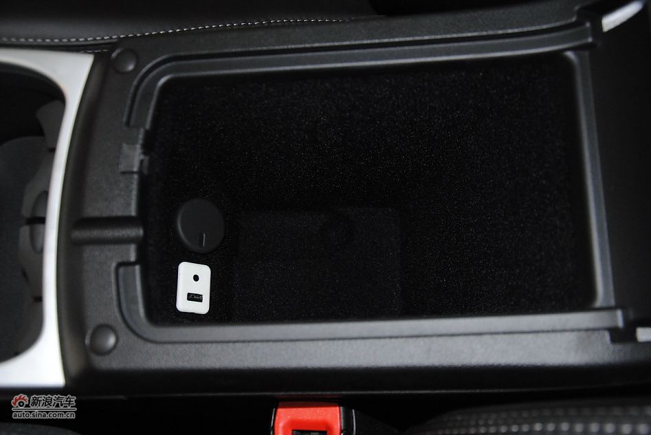 2012款凯迪拉克SRX 3.0L精英型