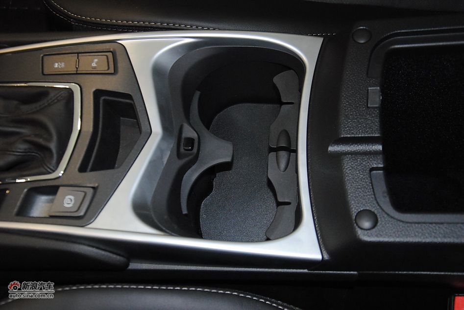 2012款凯迪拉克SRX 3.0L精英型