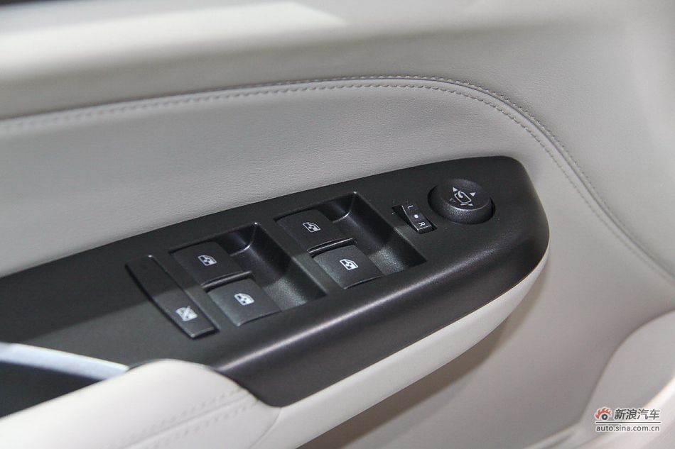 2012款凯迪拉克SRX