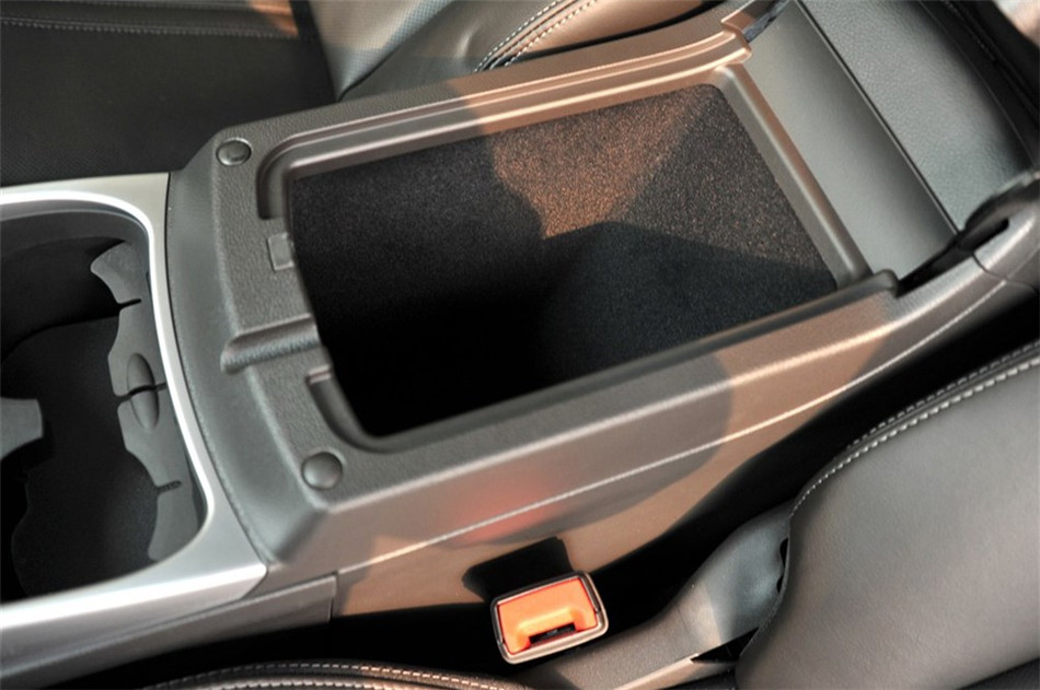 2013款凯迪拉克SRX 3.0L自动领先型