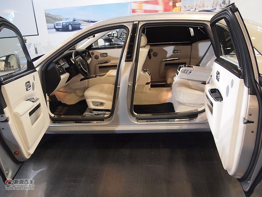 劳斯莱斯古思特实拍图-座椅空间