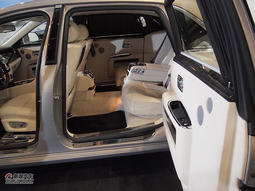 劳斯莱斯古思特实拍图-座椅空间