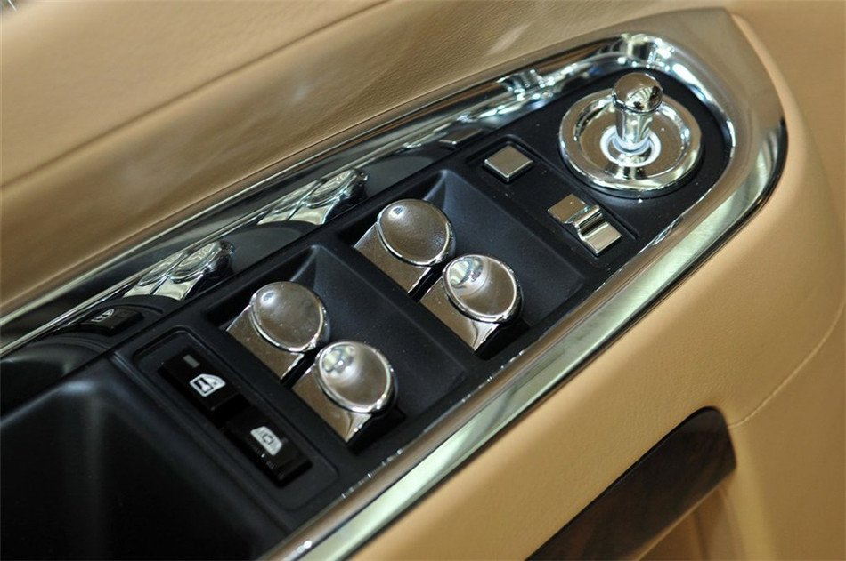 2012款古思特6.6T加长版