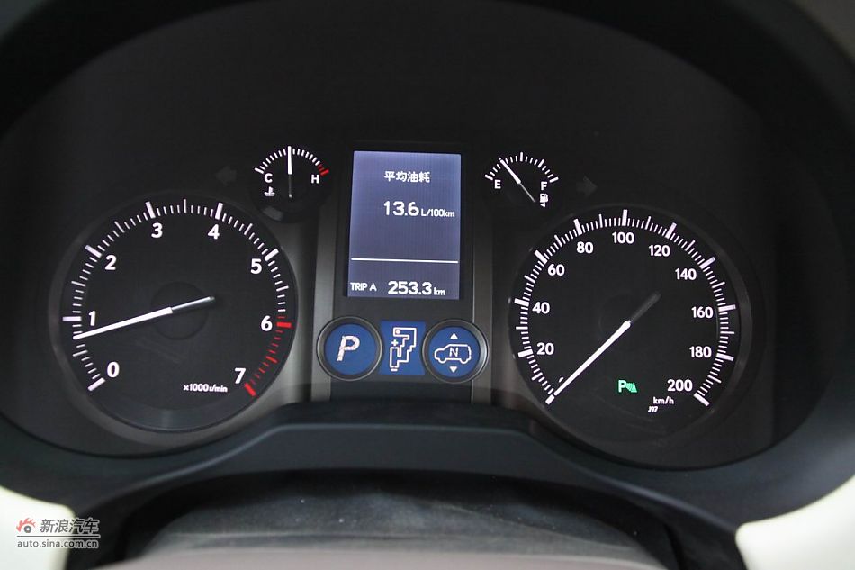 2010款雷克萨斯GX460内饰