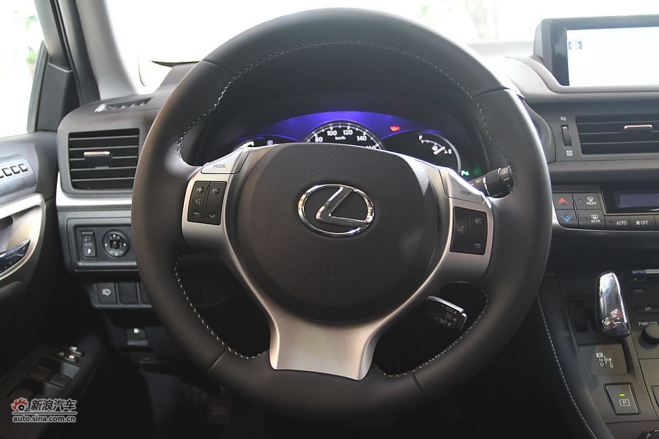 雷克萨斯CT200h
