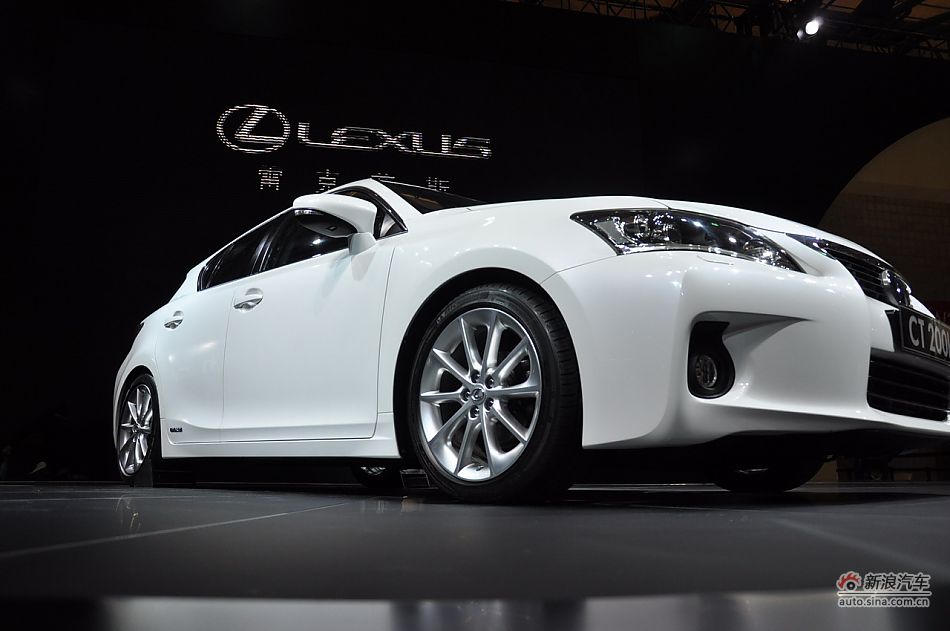 �׿���˹CT200h��϶���