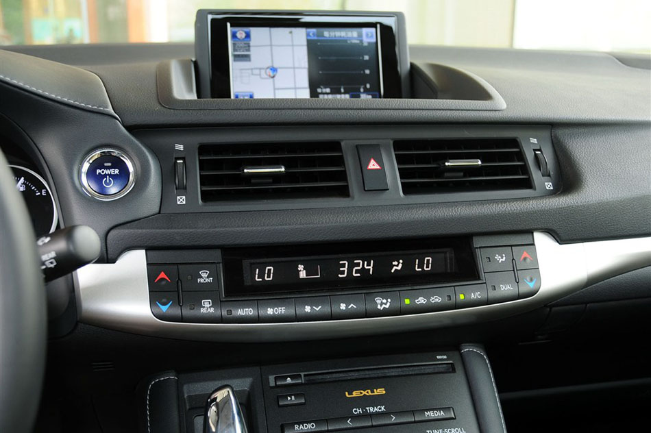 2013款 CT200h 豪华版 内饰