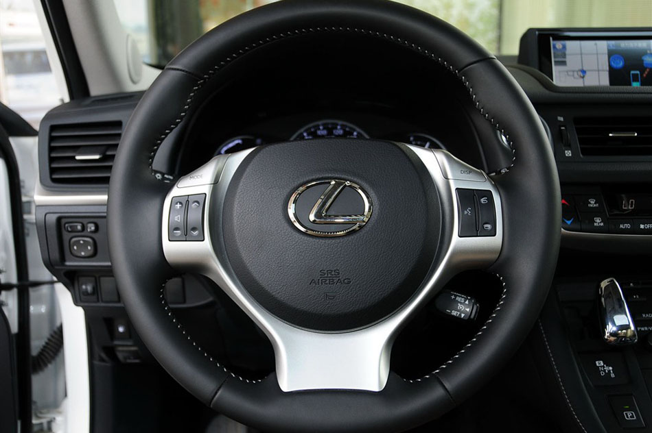 2013款 CT200h 豪华版 内饰