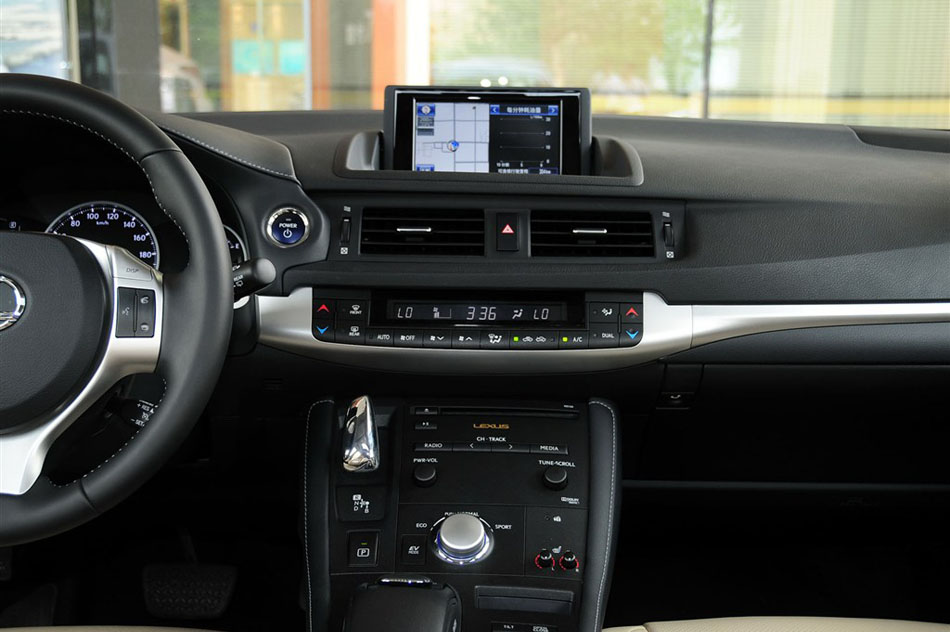 2013款 CT200h 豪华版 内饰